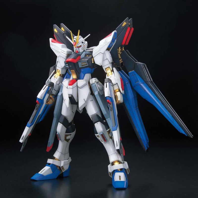 Master Grade - Gundam SEED Destiny Strike Freedom Gundam (Full Burst Mode) Model Kit