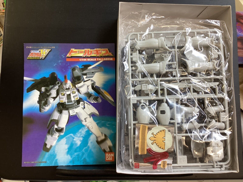 BANDAI GUNDAM WING MOBILE SUIT OZ-00MS TALLGEESE 1/144 SCALE MODEL KIT