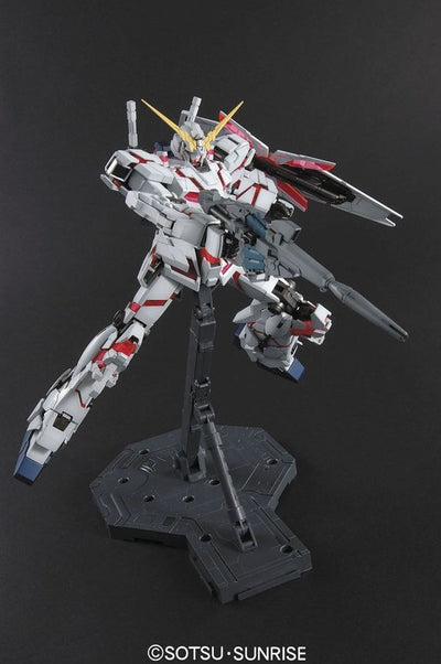 MG RX-0 Unicorn Gundam Model Kit