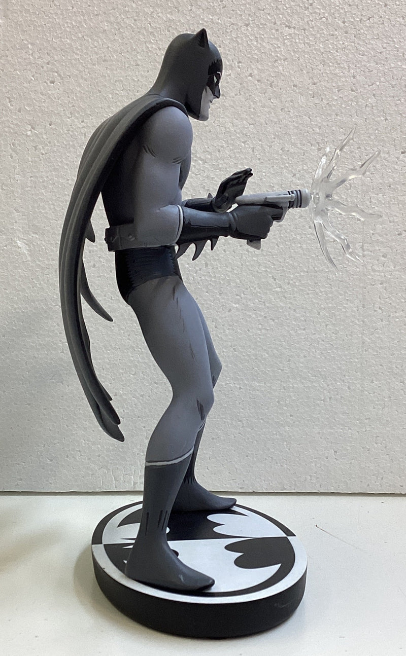 Batman Black & White Batman Statue By Jiro Kuwata 1433/5000