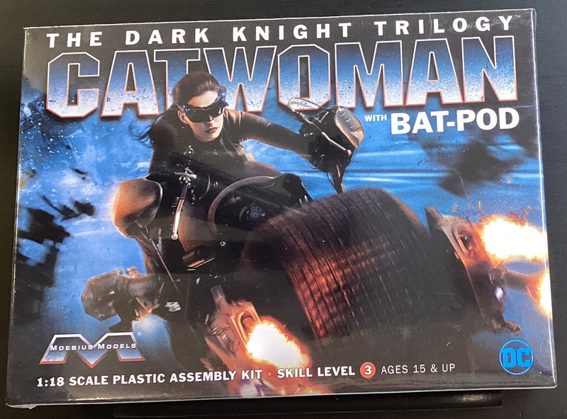 MOEBIUS 1/18 CATWOMAN WITH BAT-POD THE DARK KNIGHT RISES