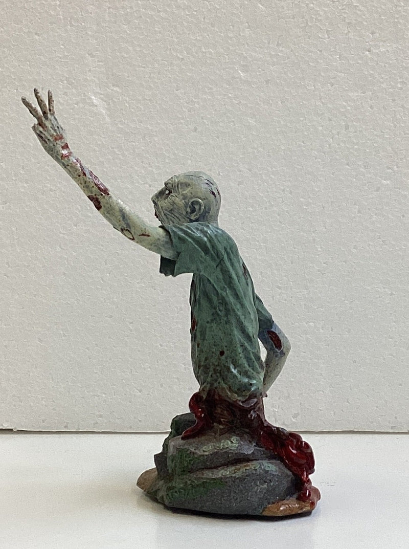 CS Moore Walking Dead 1/2 Zombie Statue 577/1000 *Missing Pinky Finger*