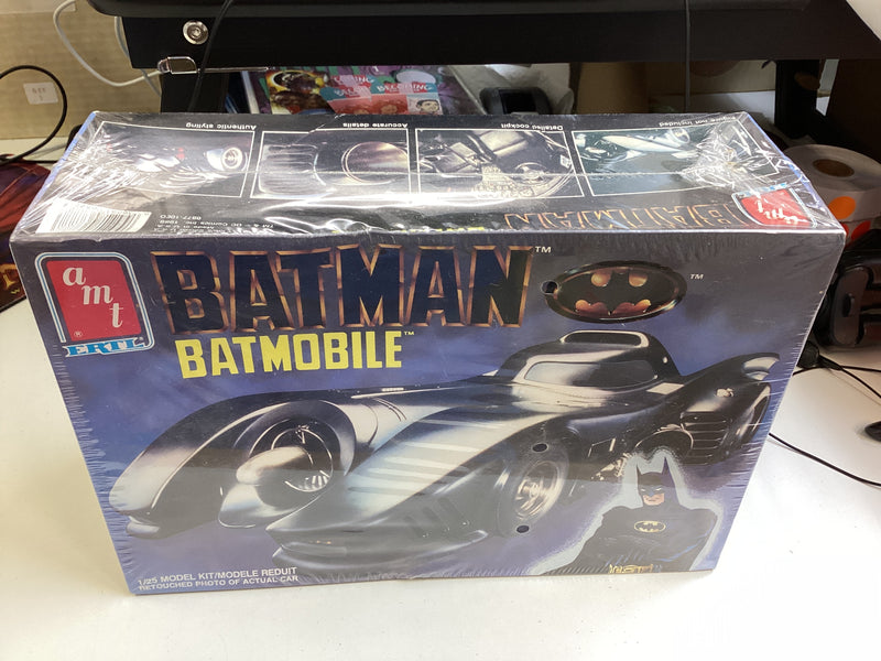 BATMAN BATMOBILE 1/25 Model Kit ERTL 1989 *Box Dent*