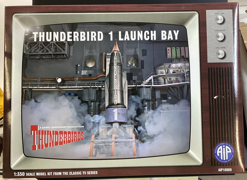 AiP THUNDERBIRD 1 LAUNCH BAY 1/350 Scale Model Kit