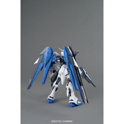 1/100 MG Freedom Gundam - Z.A.F.T. Mobile Suit ZGMF-X10A Ver 2.0