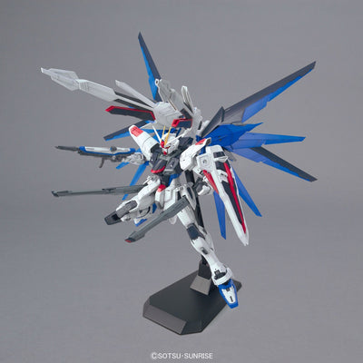 1/100 MG Freedom Gundam - Z.A.F.T. Mobile Suit ZGMF-X10A Ver 2.0