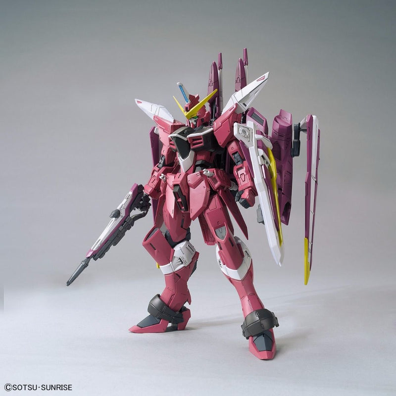 1/100 MG ZGMF-X09A Justice Gundam Model Kit